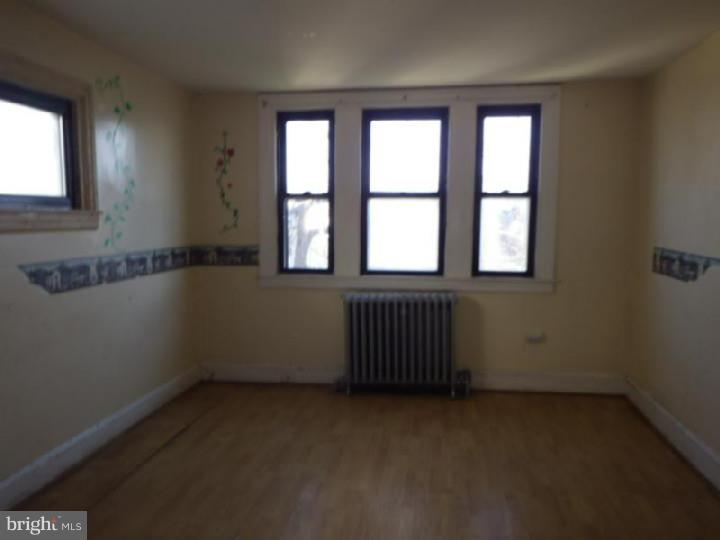 107 Harvin Road Upper Darby, PA 19082 - Photo 4 of 16