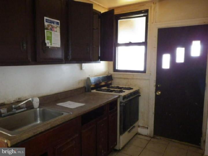 107 Harvin Road Upper Darby, PA 19082 - Photo 5 of 16