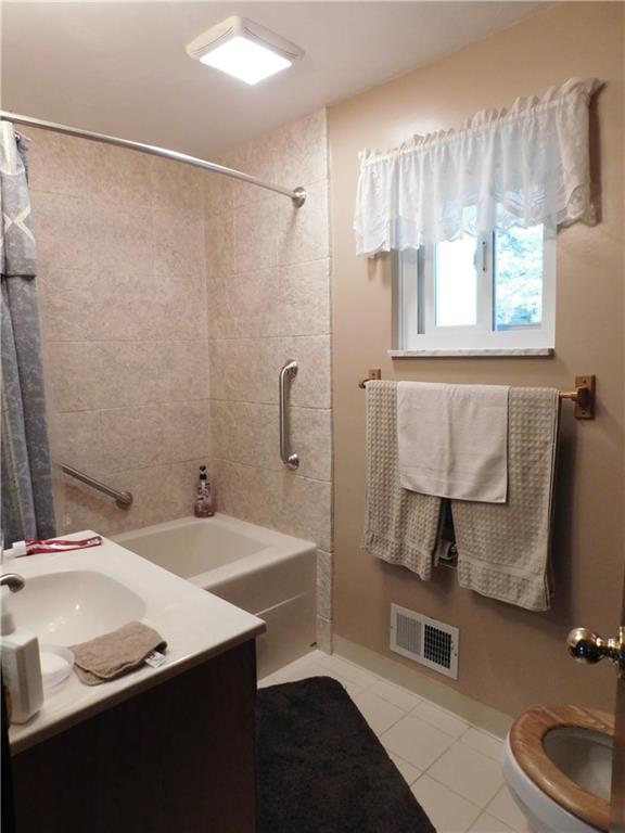 219 Stotler Road Pittsburgh, PA 15235 - Photo 11 of 19 Gallery Image 11