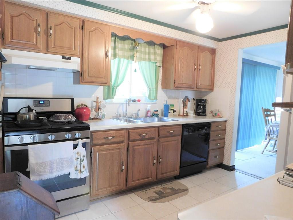 219 Stotler Road Pittsburgh, PA 15235 - Photo 6 of 19 Gallery Image 6