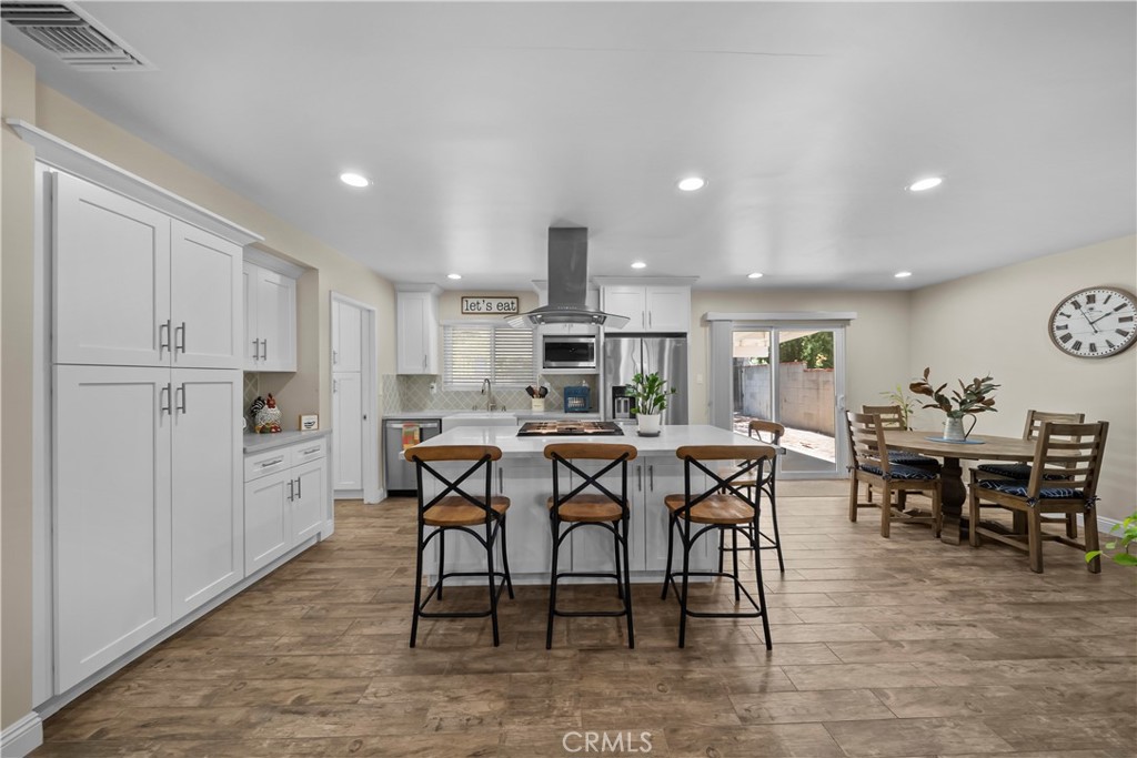 24607 Fourl Road Newhall, CA 91321 - Photo 8 of 25