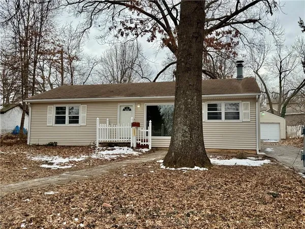 $189,000 | 223 Bannister Road, Kansas City, MO 64114
