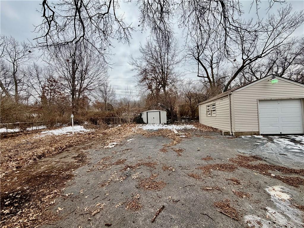 223 Bannister Road Kansas City, MO 64114 - Photo 14 of 17