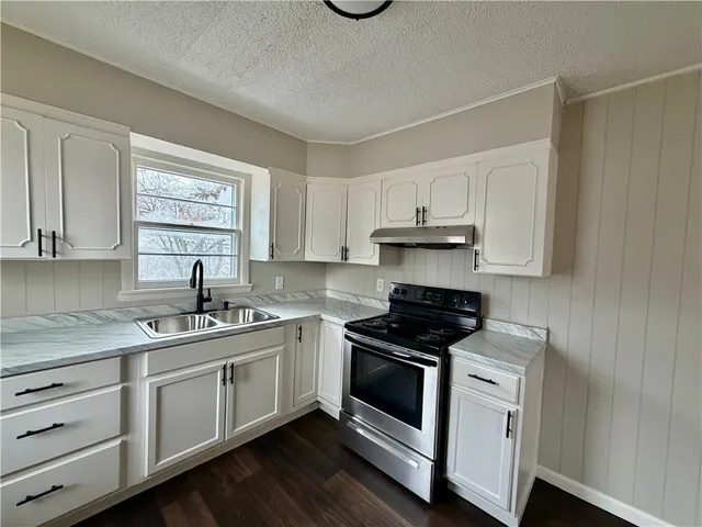 $195,000 | 223 Bannister Road, Kansas City, MO 64114