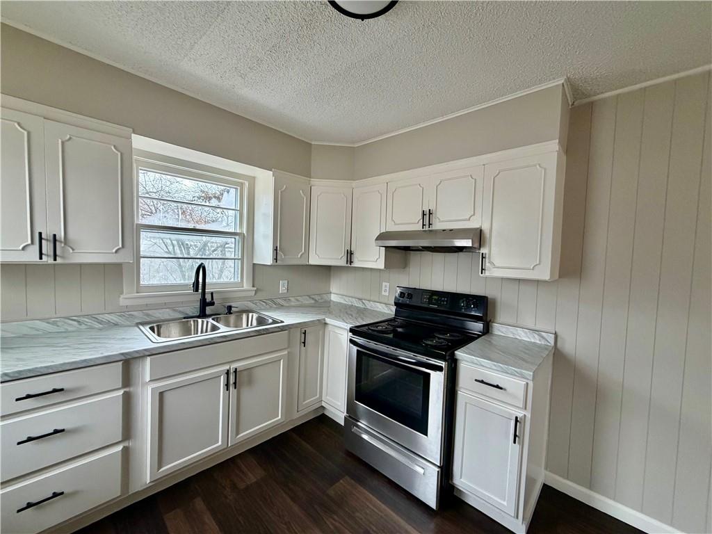 223 Bannister Road Kansas City, MO 64114 - Photo 4 of 17