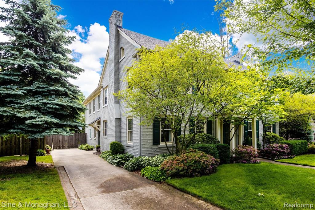 1114 Berkshire Road Grosse Pointe Park, MI 48230 - Photo 2 of 49