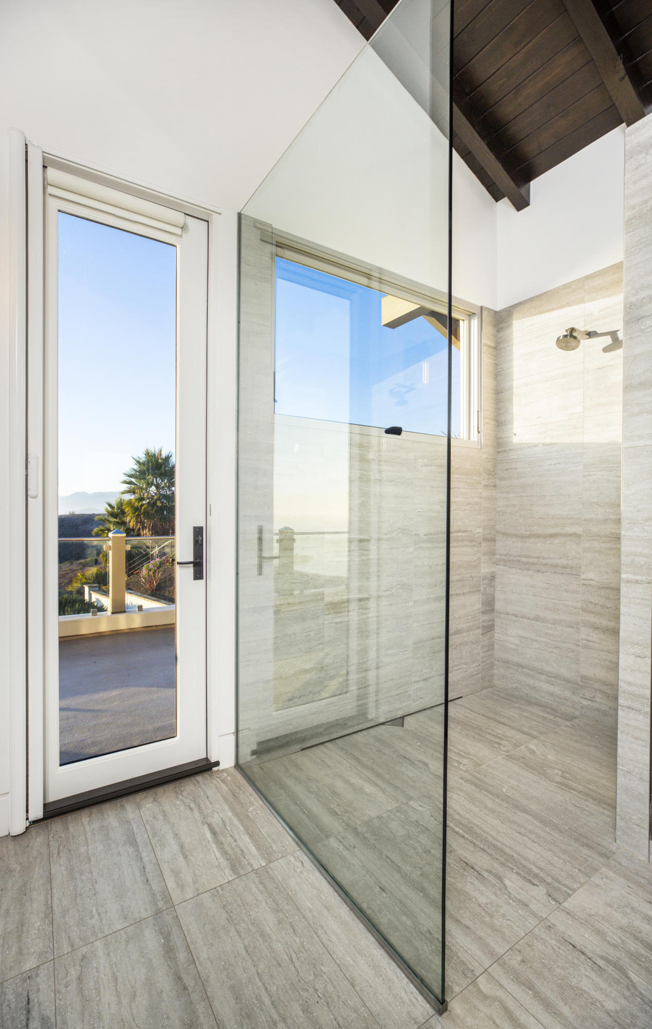 8517 Ocean View Road Ventura, CA 93001 - Photo 26 of 37 a view of a hallway with wooden floor and entryway