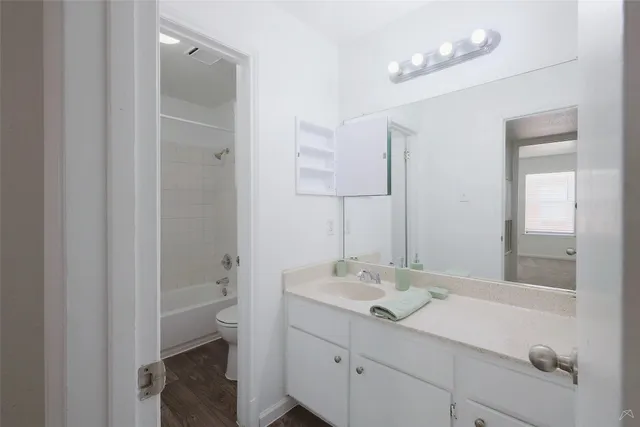 $1,070 | 2323 Wells Branch Parkway, Unit D303, Austin, TX 78728