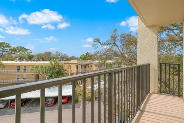 $310,000 | 225 Country Club Drive, Unit F1401, Largo, FL 33771