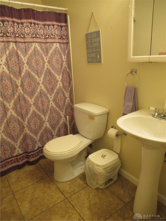 2325 Willow Road Springfield, OH 45502 - Photo 12 of 13 Full bath
