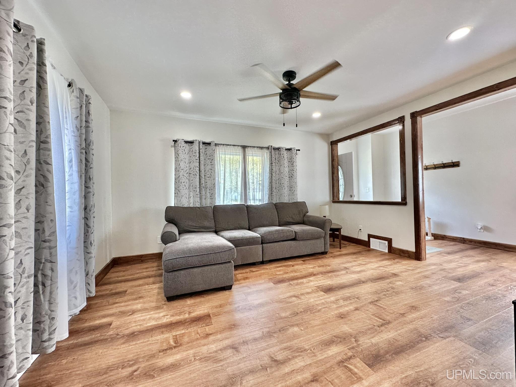 1701 Ridge Street Niagara, WI 54151 - Photo 4 of 17 Gallery Image 4