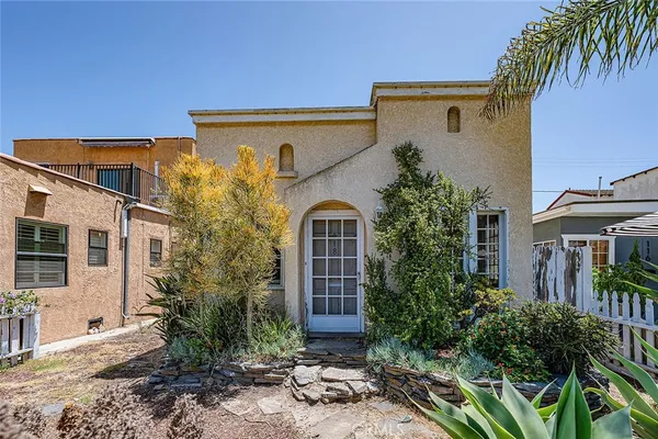 $899,900 | 118 Covina Avenue, Long Beach, CA 90803