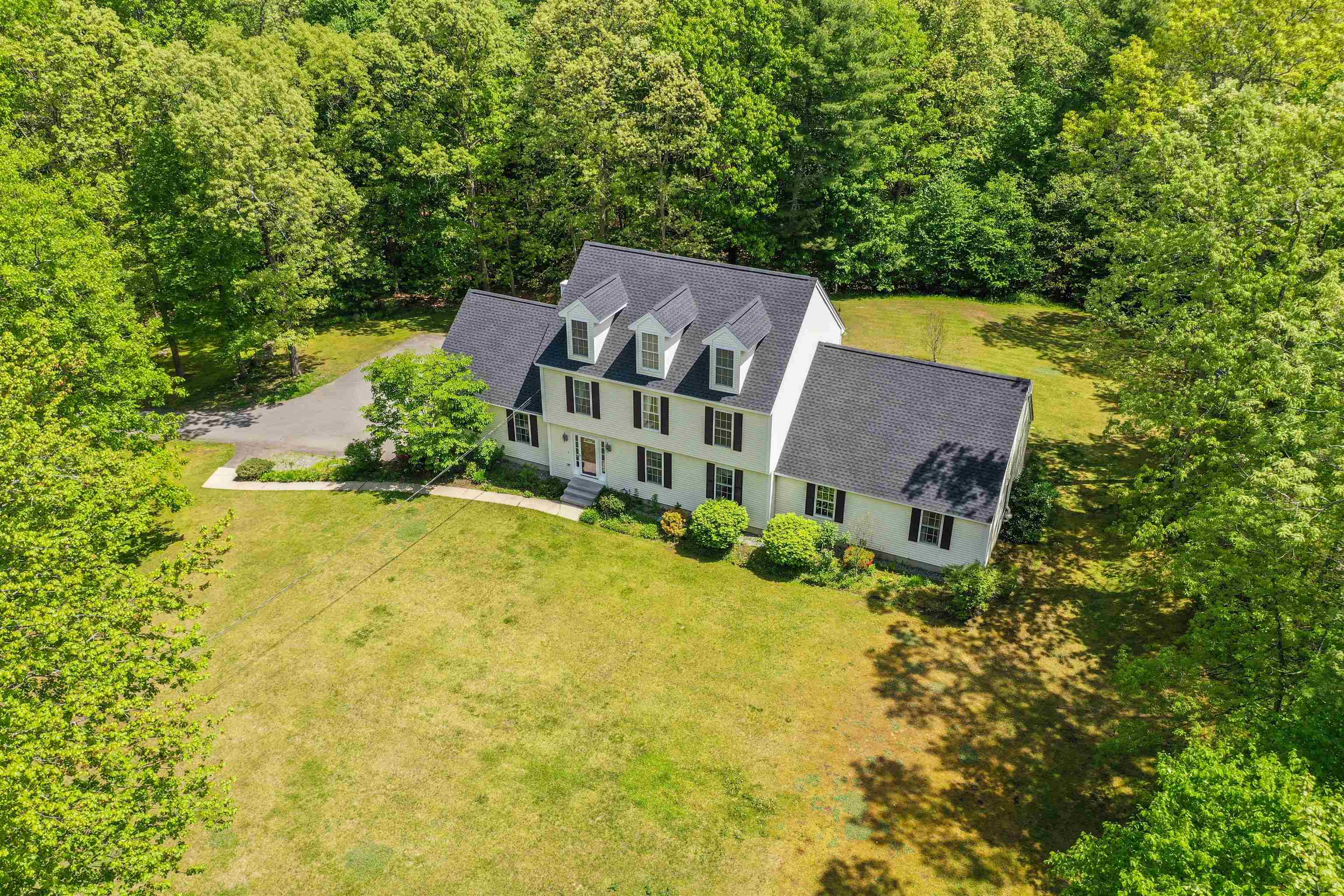 73 Woodward Road Merrimack, NH 03054 - Photo 1 of 40
