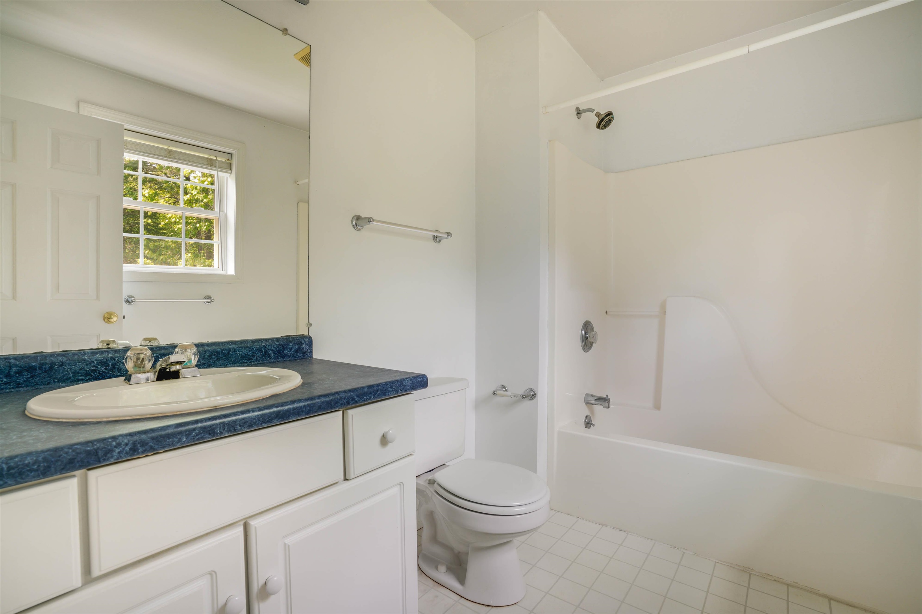 73 Woodward Road Merrimack, NH 03054 - Photo 12 of 40