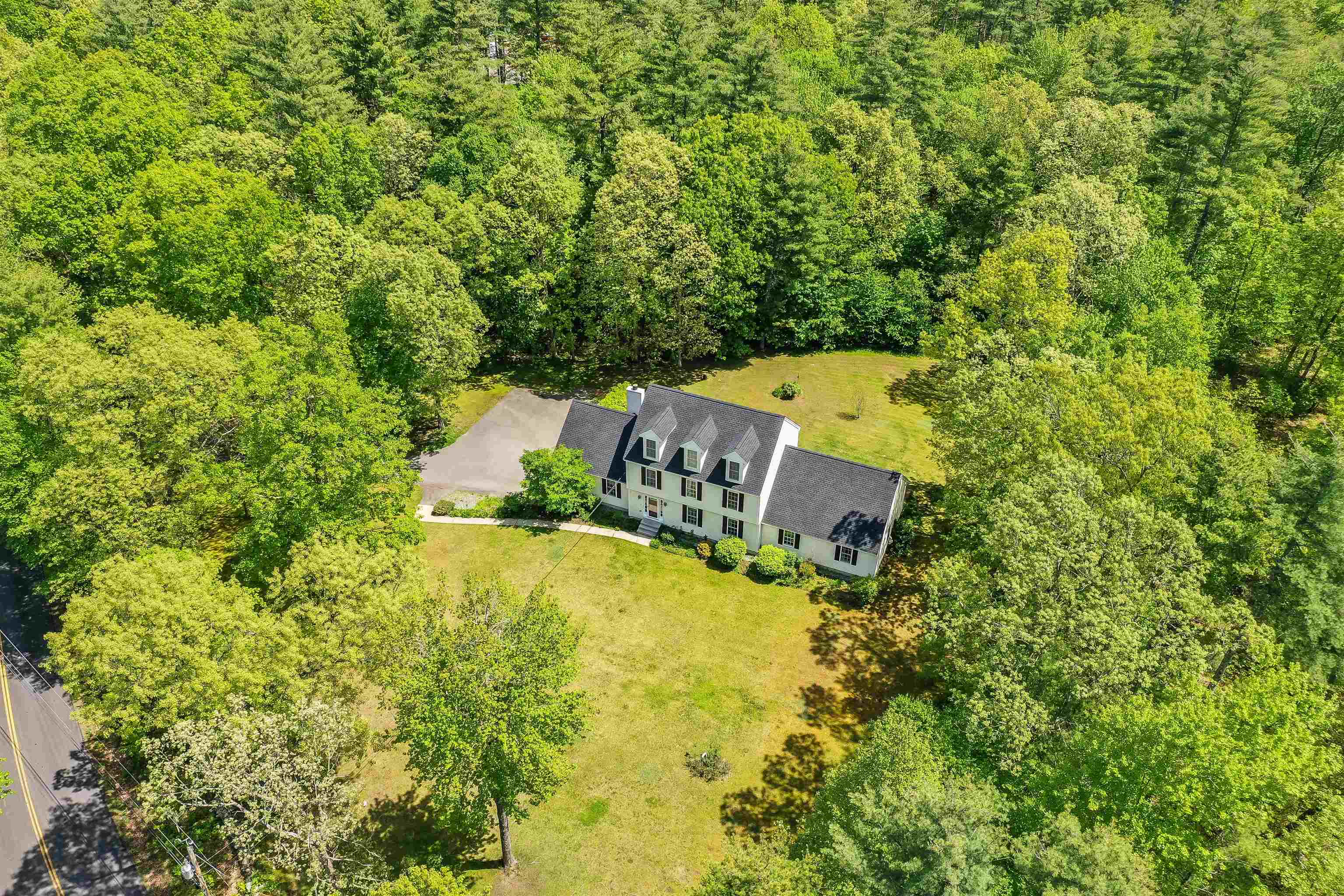 73 Woodward Road Merrimack, NH 03054 - Photo 2 of 40