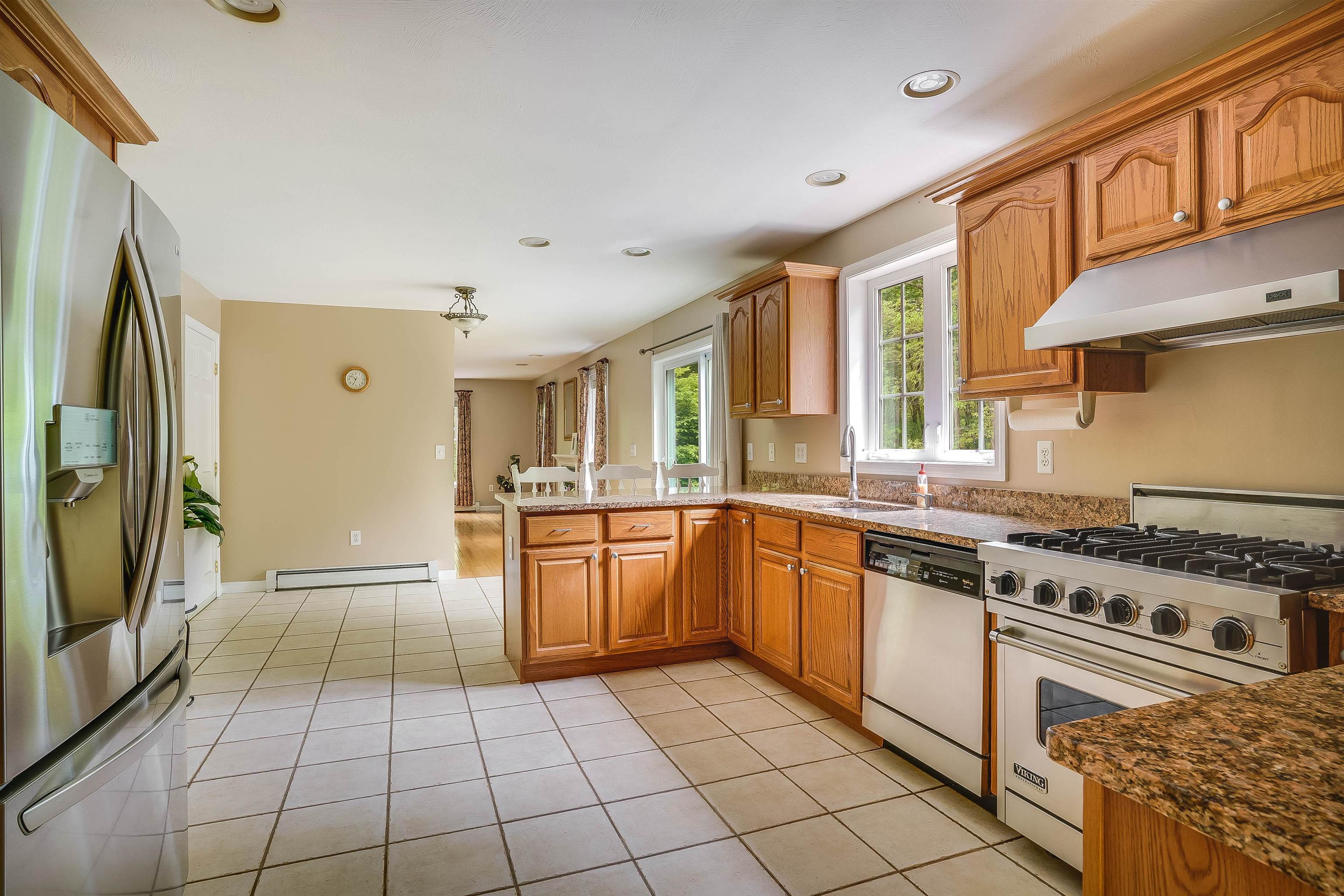 73 Woodward Road Merrimack, NH 03054 - Photo 4 of 40