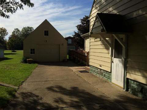 3167 North Belsay Road Flint, MI 48506 - Photo 2 of 33 20421909-1.JPG
