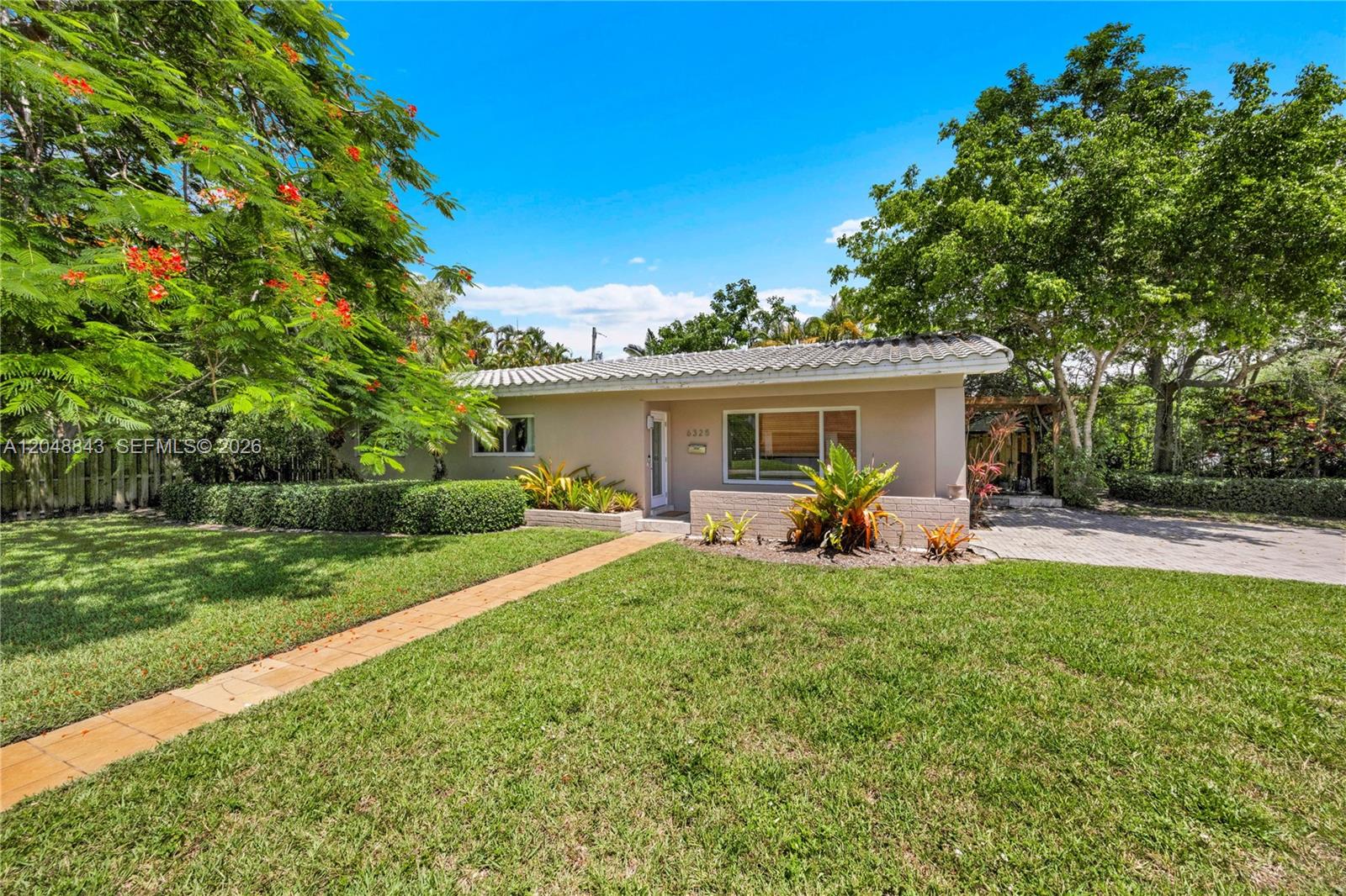 6325 Southwest 84th Street Miami, FL 33143 - Photo 6 of 33