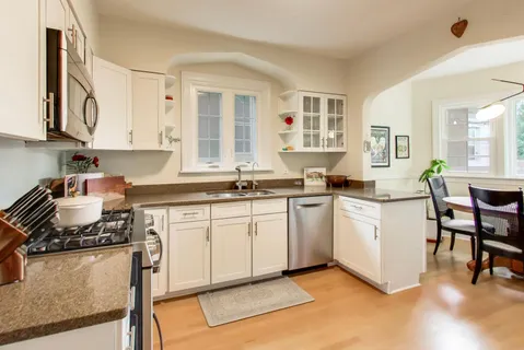 $819,000 | 1228 Linden Avenue, Oak Park, IL 60302