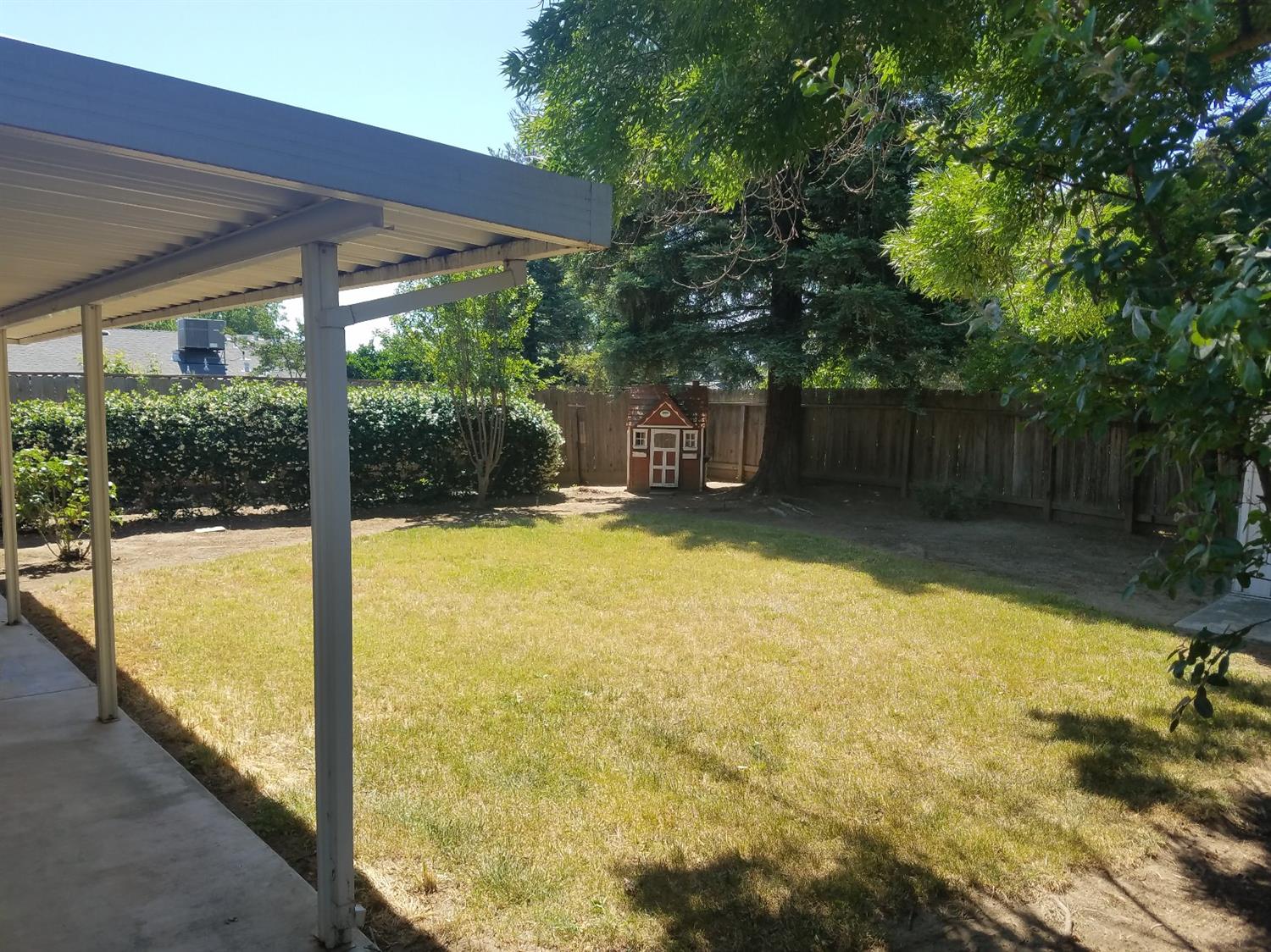 565 East Carob Avenue Reedley, CA 93654 - Photo 14 of 20 Gallery Image 14