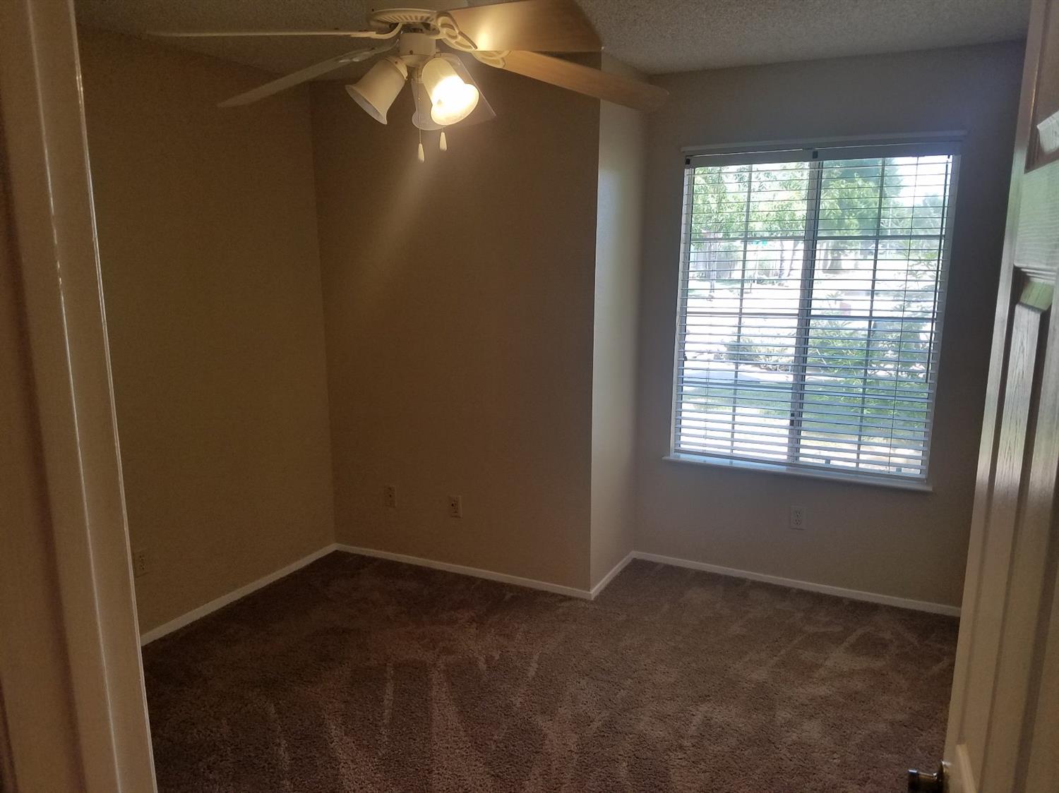 565 East Carob Avenue Reedley, CA 93654 - Photo 9 of 20 Gallery Image 9