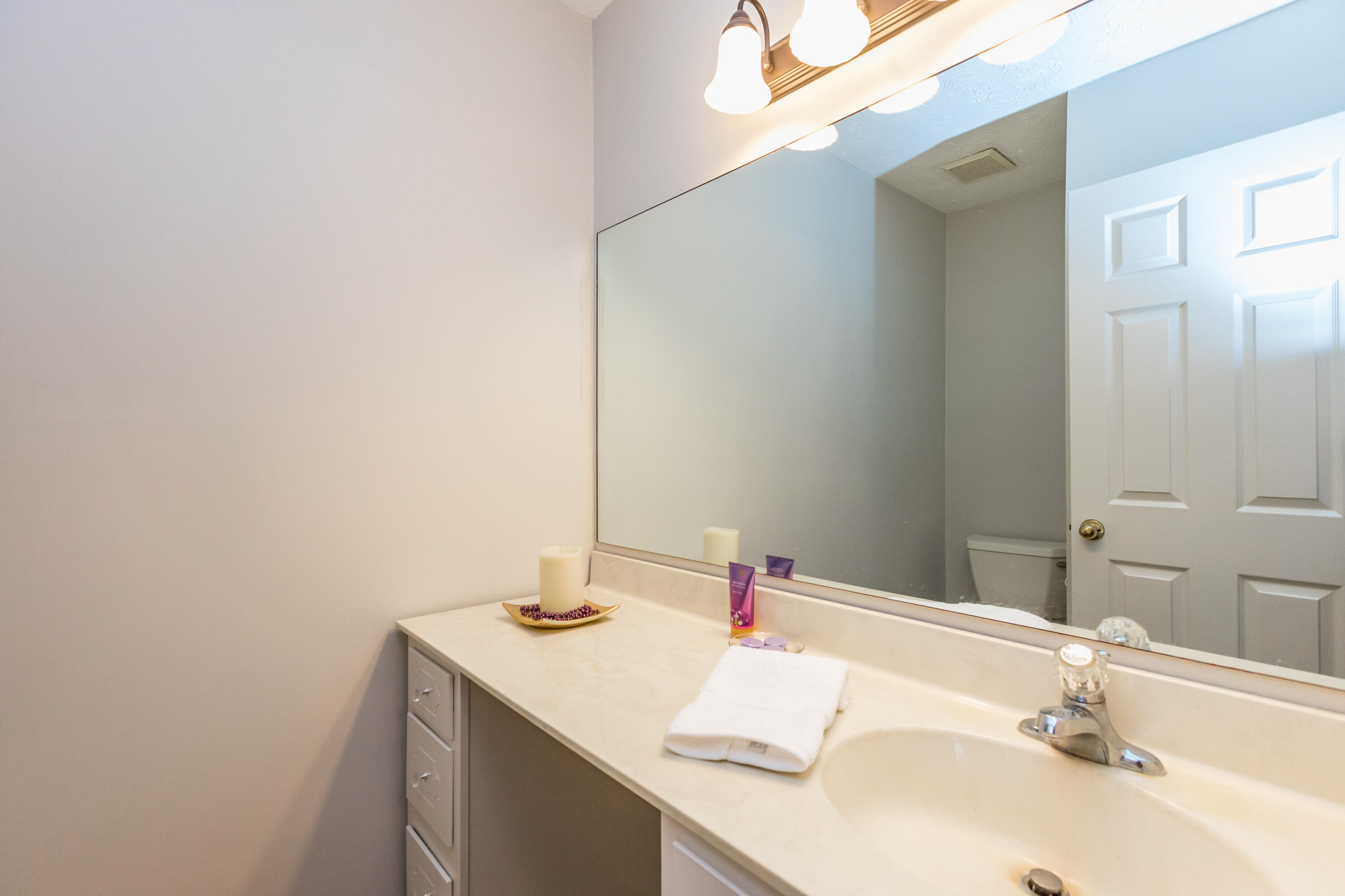 641 Squires Road Lexington, KY 40515 - Photo 15 of 38 1st Floor Half Bath