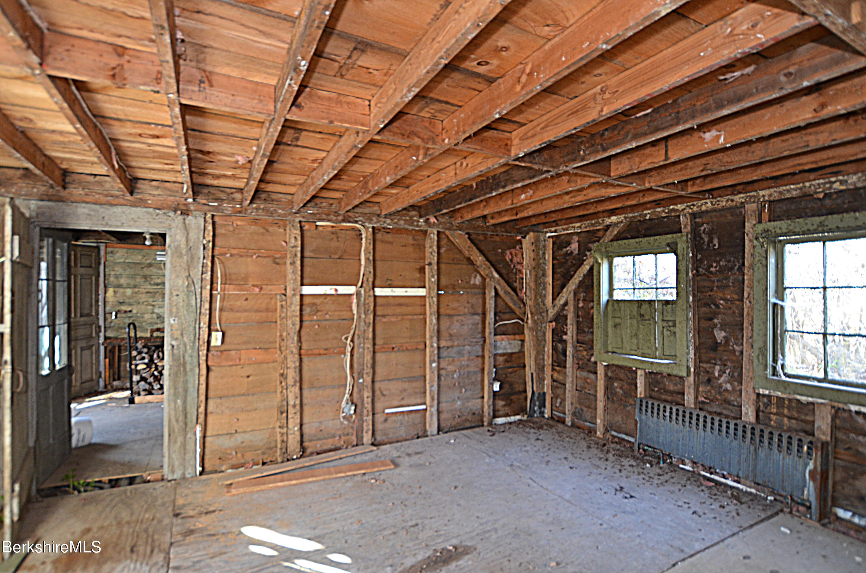 178 New Hartford Road Sandisfield, MA 01255 - Photo 26 of 62 a view of entryway