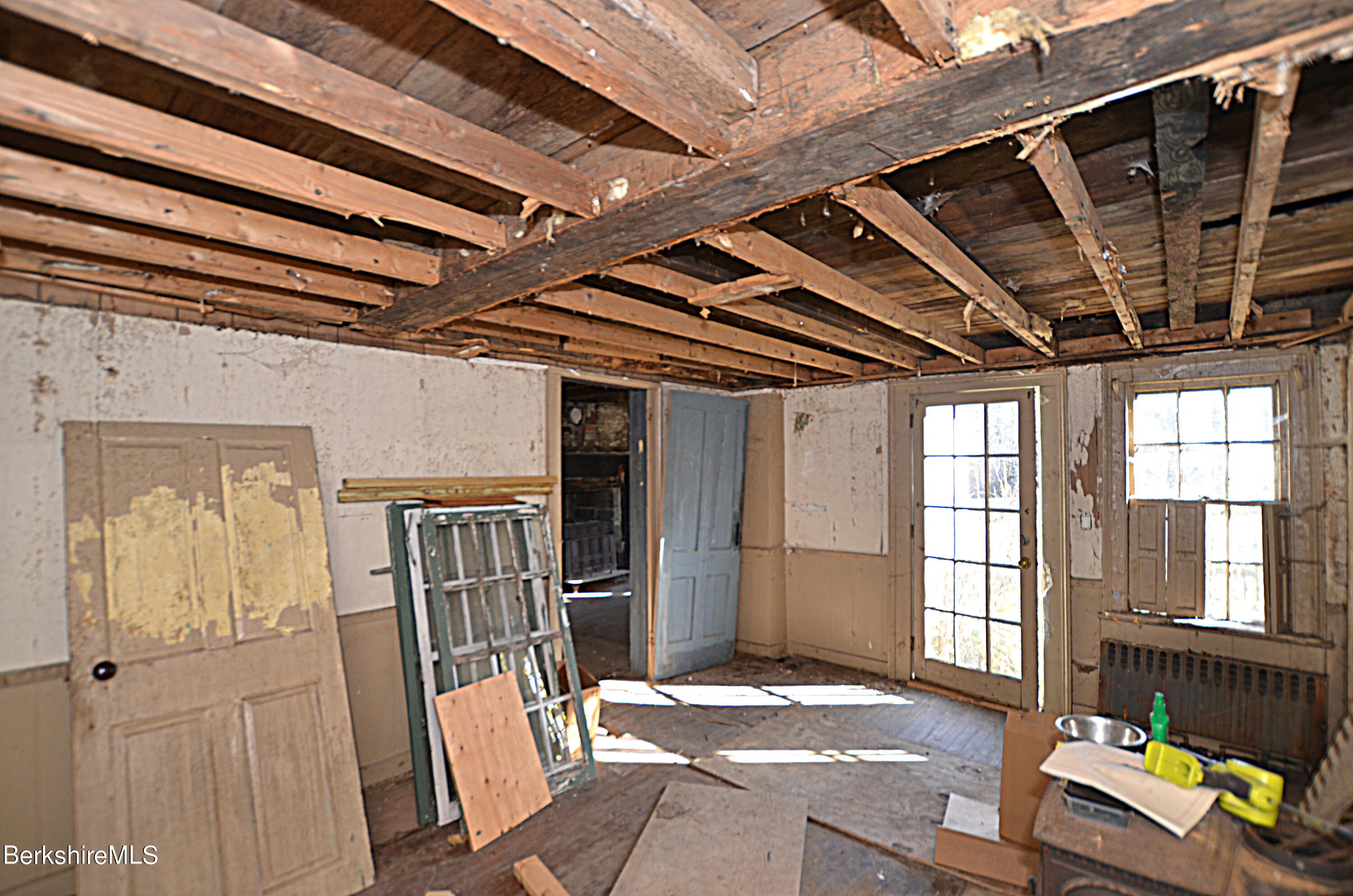 178 New Hartford Road Sandisfield, MA 01255 - Photo 32 of 62 a view of front door