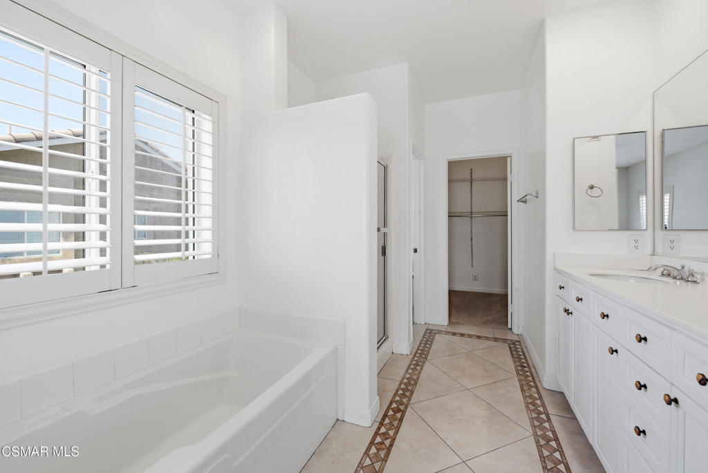 1809 Maybrook Way Simi Valley, CA 93065 - Photo 19 of 40