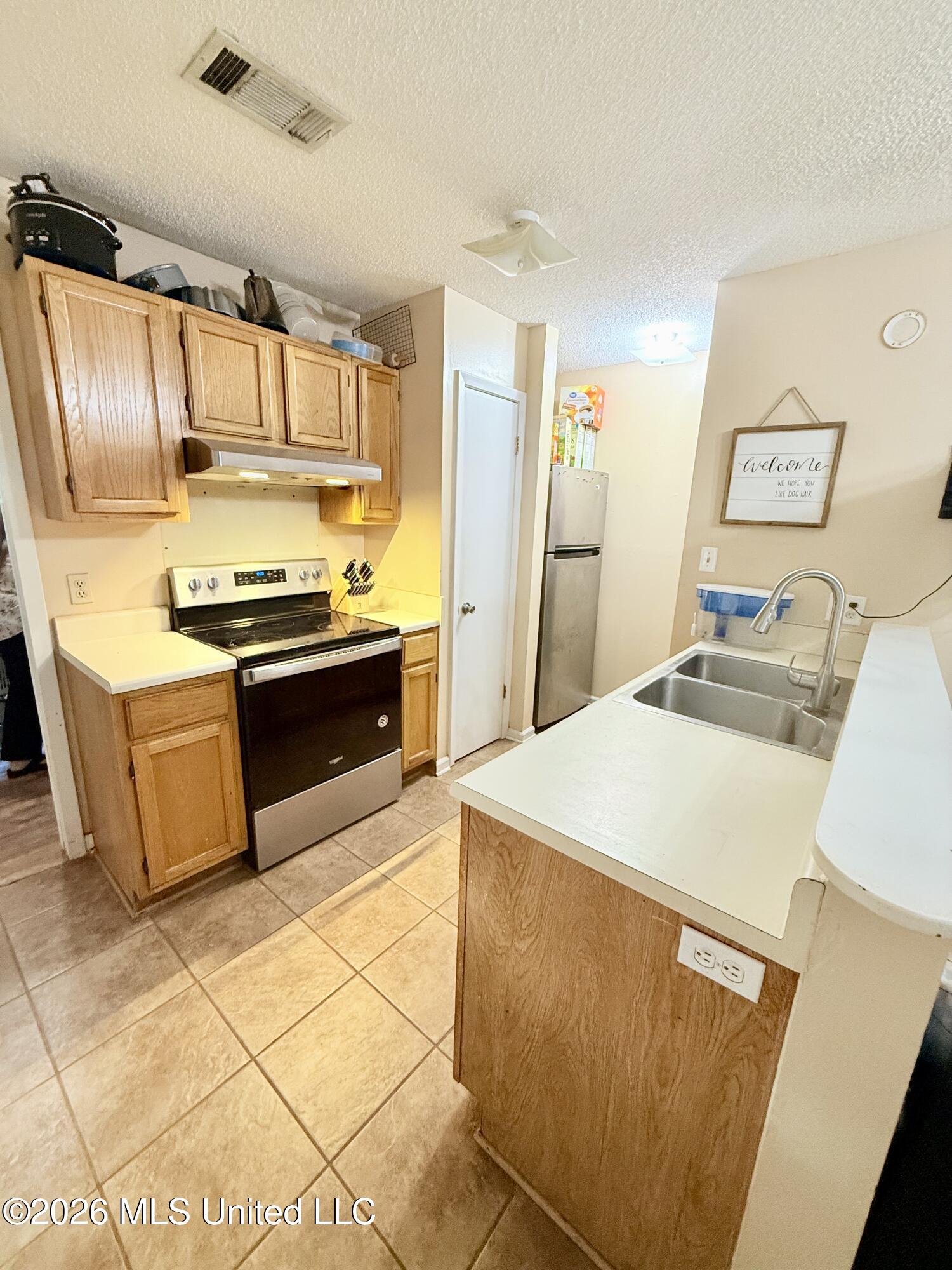 970 White Circle Grenada, MS 38901 - Photo 3 of 11 IMG_7144