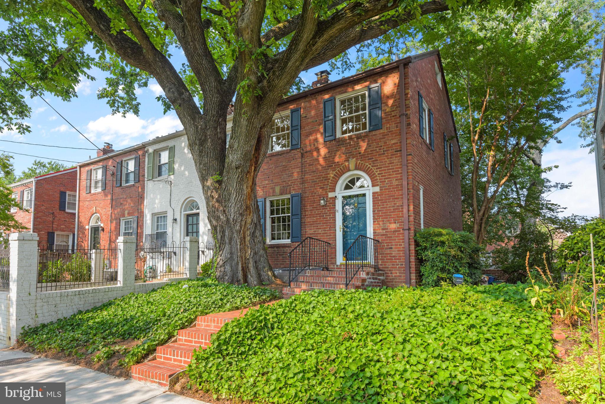 1111 Powhatan Street, Alexandria, VA 22314 Compass