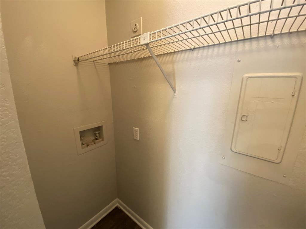 4502 Gaston Avenue, Unit 322 Dallas, TX 75246 - Photo 9 of 17 a bathroom with a shower