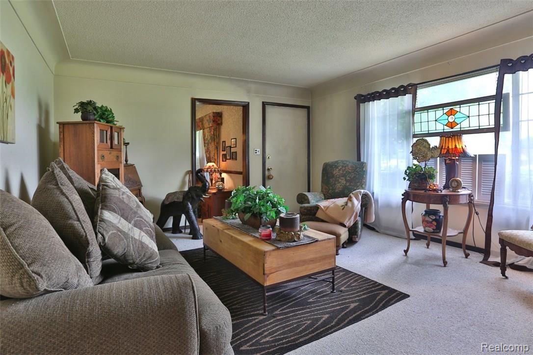 4836 Colf Road Carleton, MI 48117 - Photo 9 of 25 2B8A0036.jpg
