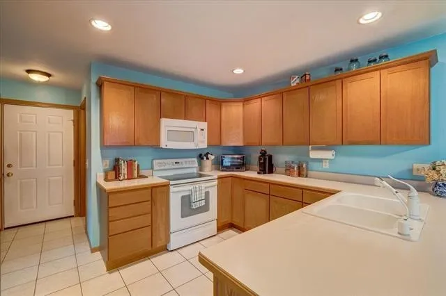 $330,000 | 436 Goldenrod Circle, Verona, WI 53593