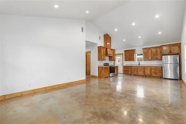 $2,000 | 512 5th Street, Blanket, TX 76432