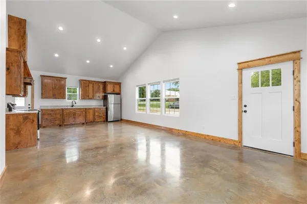 $2,000 | 512 5th Street, Blanket, TX 76432
