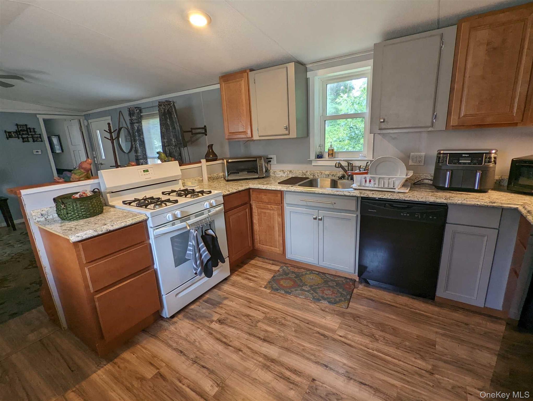 2898 Rte 9W New Windsor, NY 12553 - Photo 3 of 13
