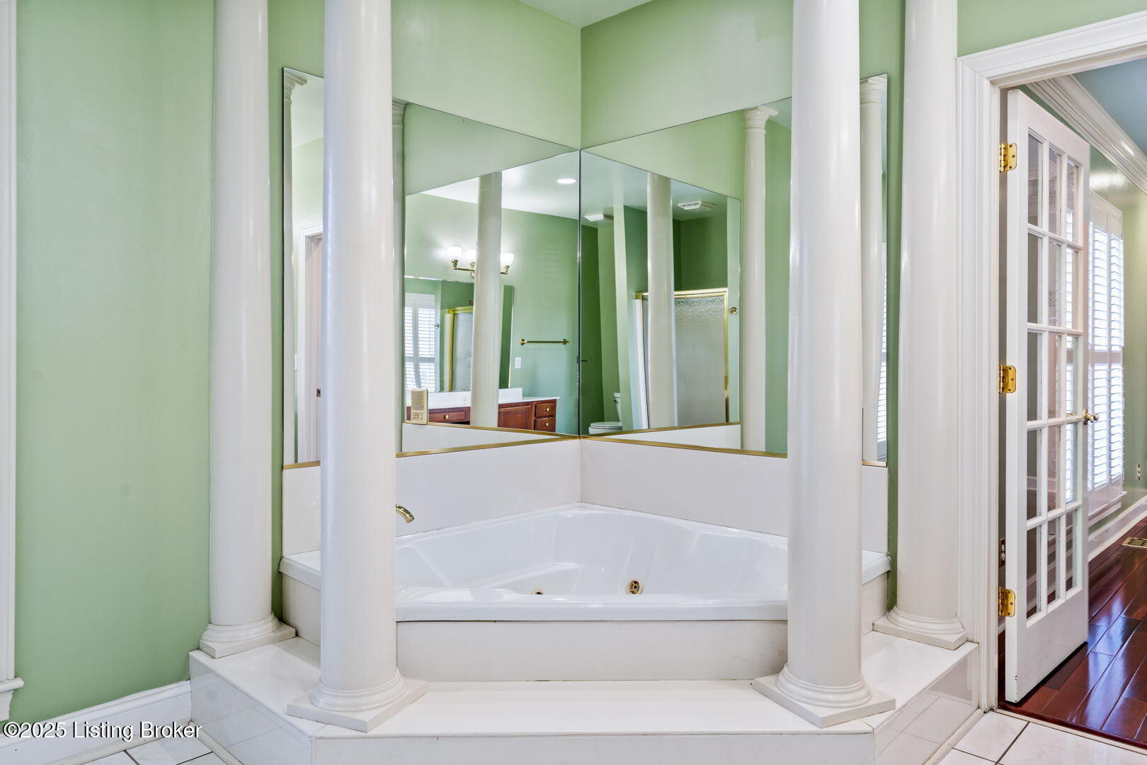 1914 Grand Ridge Road Louisville, KY 40214 - Photo 27 of 75 1st Floor Primary Bathroom