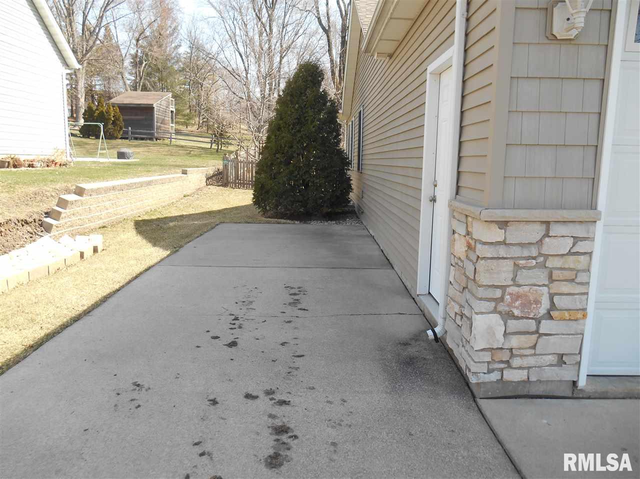 3463 Moencks Road Bettendorf, IA 52722 - Photo 2 of 16 Gallery Image 2
