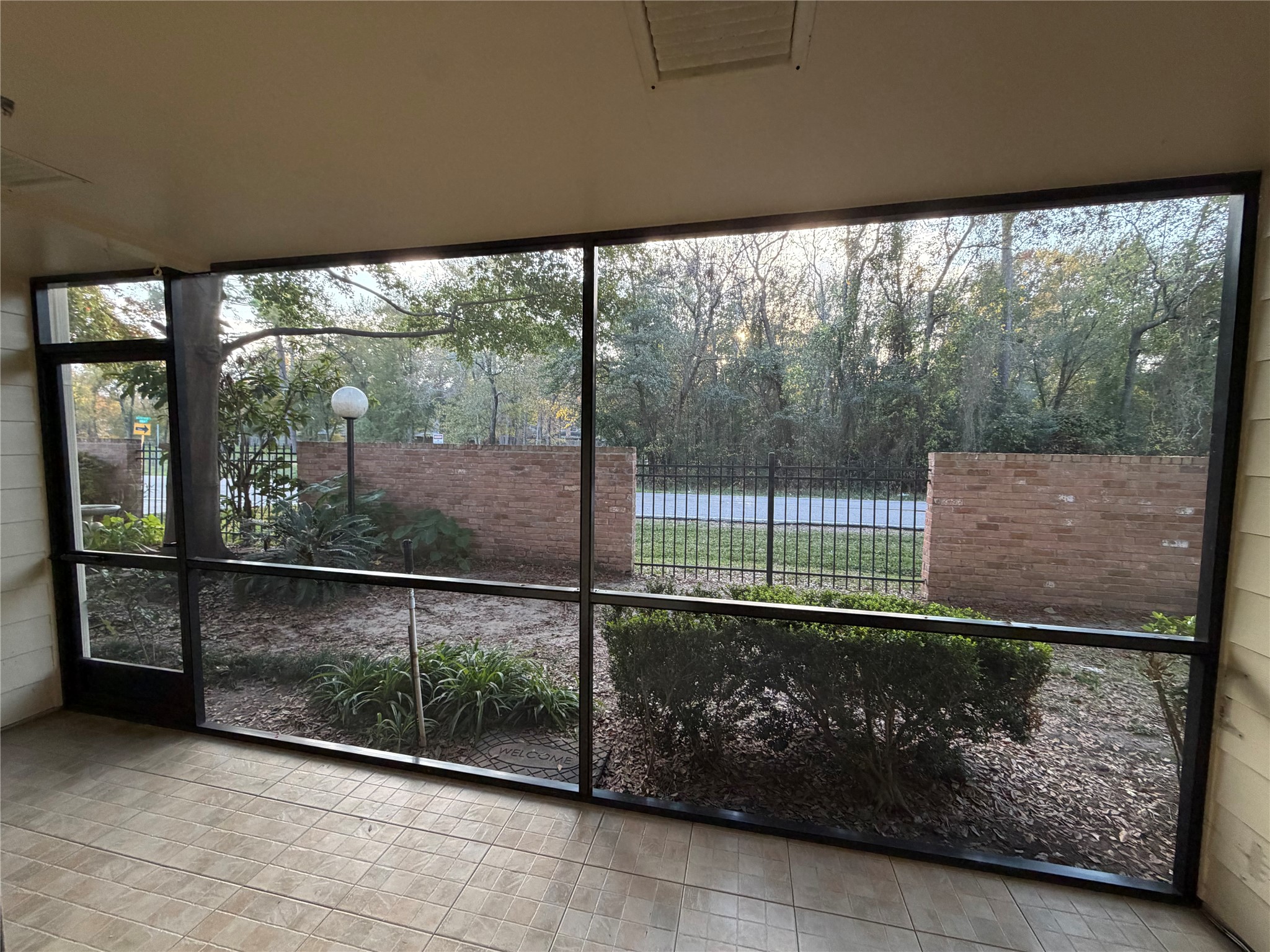 14515 Wunderlich Drive, Unit 703 Houston, TX 77069 - Photo 10 of 25 an outdoor view from a balcony