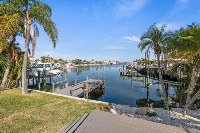 $1,650,000 | 475 Island Way, Clearwater Beach, FL 33767