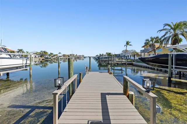 $1,650,000 | 475 Island Way, Clearwater Beach, FL 33767