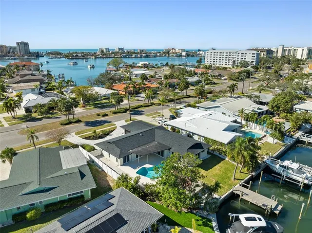 $1,650,000 | 475 Island Way, Clearwater Beach, FL 33767