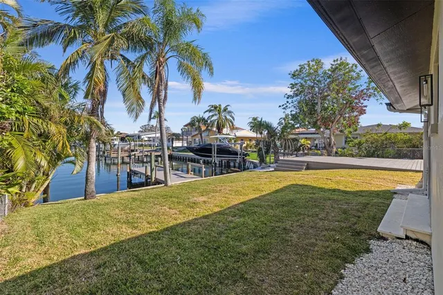 $1,650,000 | 475 Island Way, Clearwater Beach, FL 33767