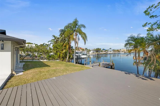 $1,650,000 | 475 Island Way, Clearwater Beach, FL 33767