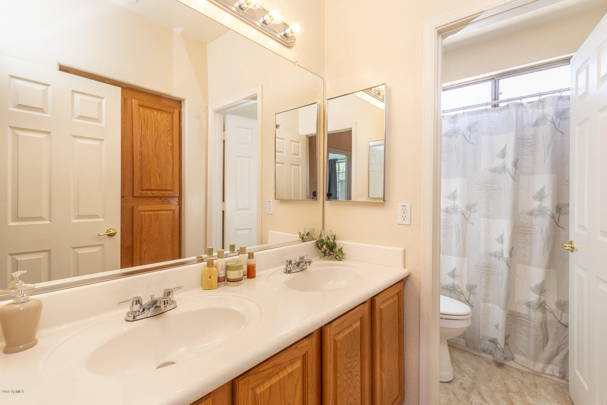 17530 West Rock Ledge Road Goodyear, AZ 85338 - Photo 22 of 54 22) GUEST BATH UP