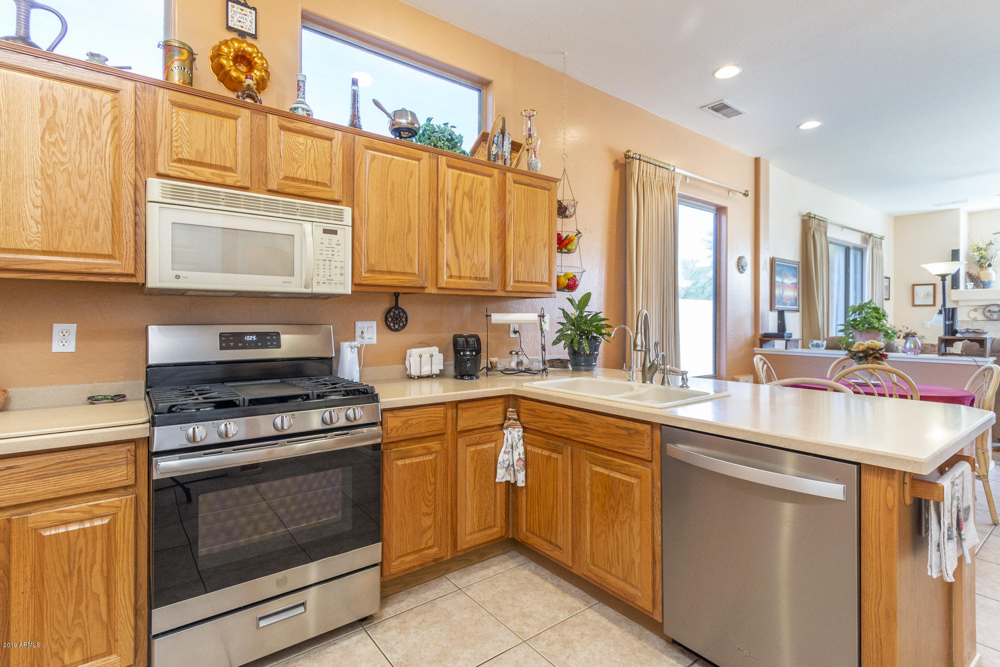 17530 West Rock Ledge Road Goodyear, AZ 85338 - Photo 9 of 54 9) KITCHEN