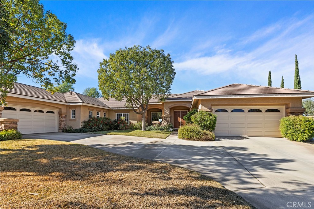 7475 Misty View Place Riverside, CA 92506 - Photo 2 of 27