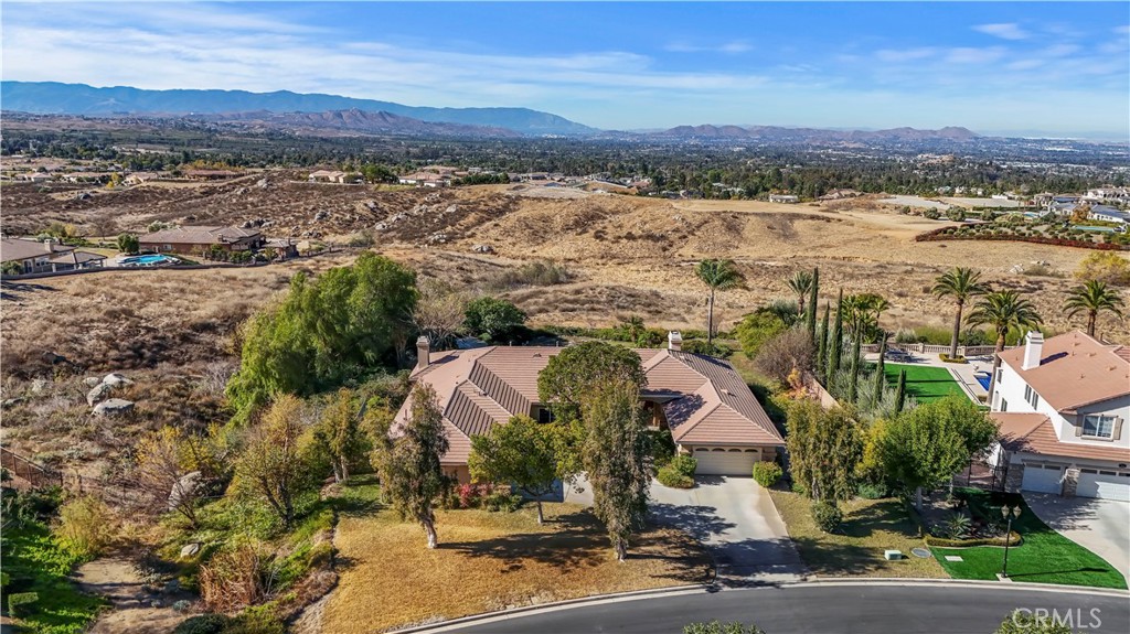 7475 Misty View Place Riverside, CA 92506 - Photo 5 of 27