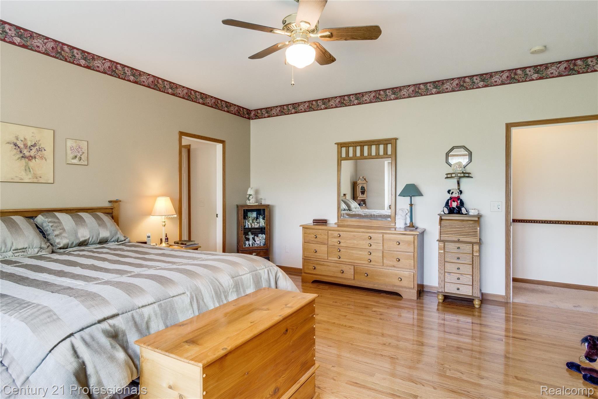 5804 Dryden Road Dryden, MI 48428 - Photo 18 of 59 Interiors (17 of 44).jpg